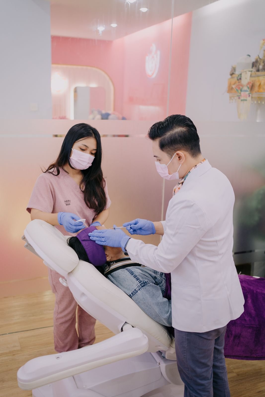 Dokter Kulit Denpasar Bali: Melayani Botox Denpasar Bali, Skin Booster Denpasar, Threadlift Denpasar, Benang Hidung Denpasar, dan Infus Whitening Denpasar.